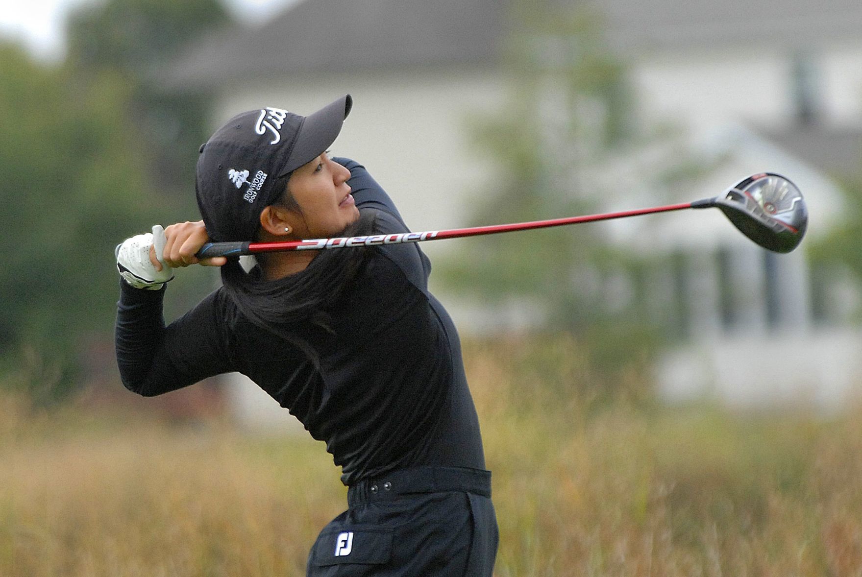 101119-blm-spt-1girlsgolf